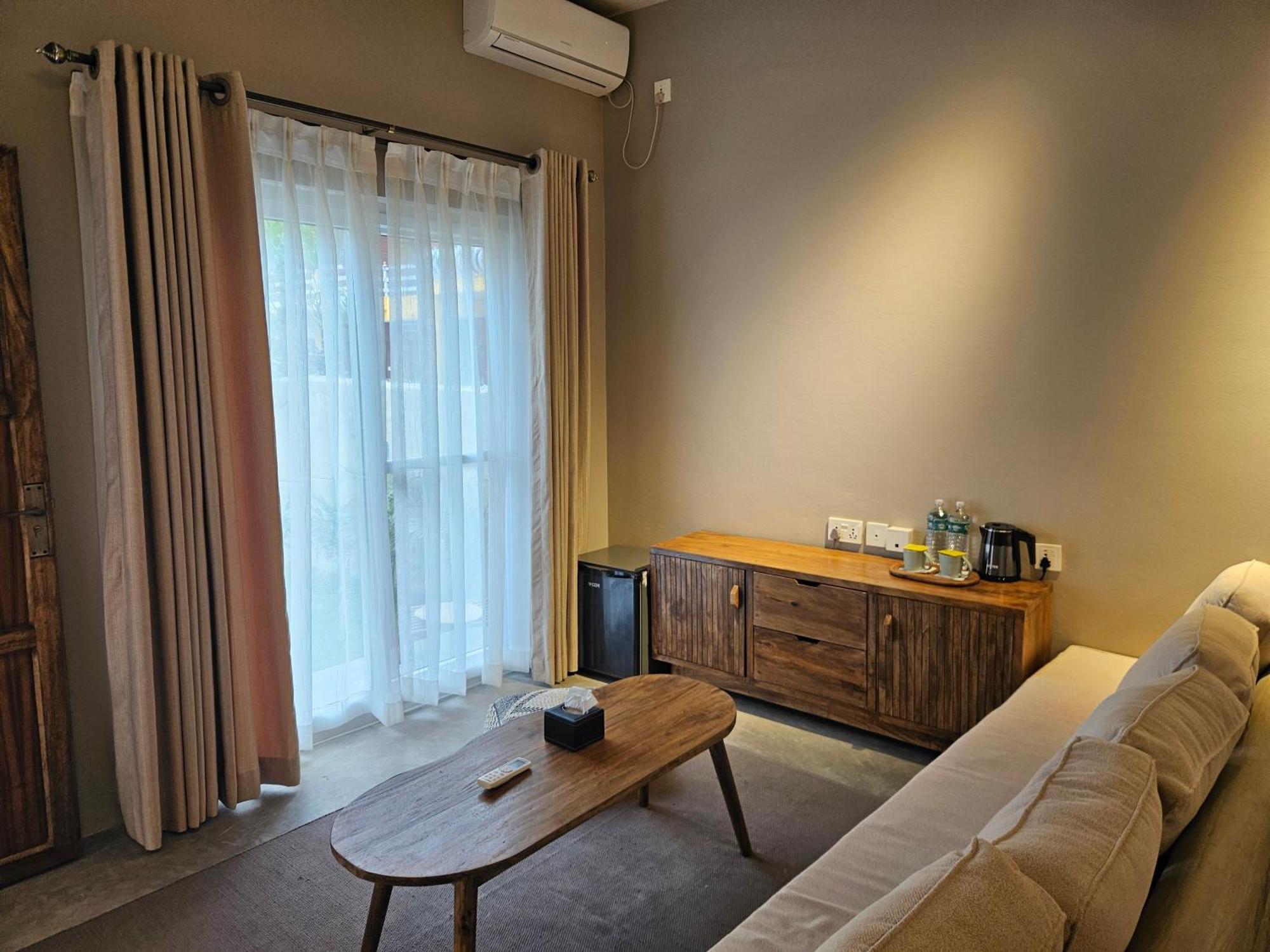 Hotel Blossom Покхара Екстер'єр фото