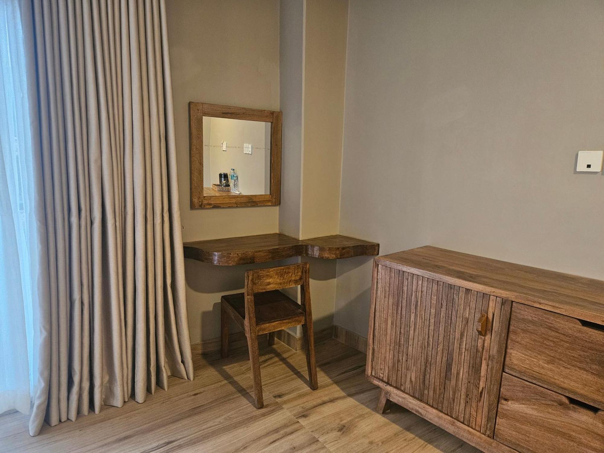 Hotel Blossom Покхара Екстер'єр фото