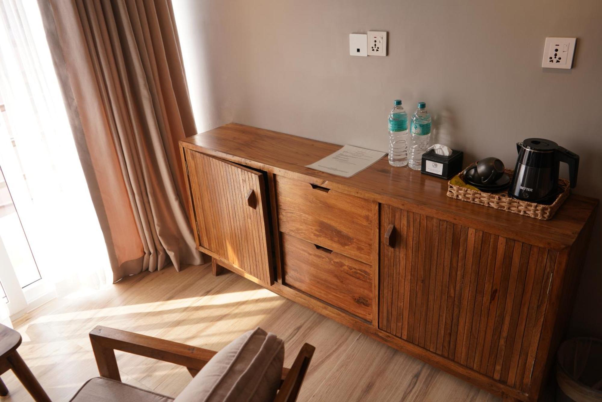 Hotel Blossom Покхара Екстер'єр фото